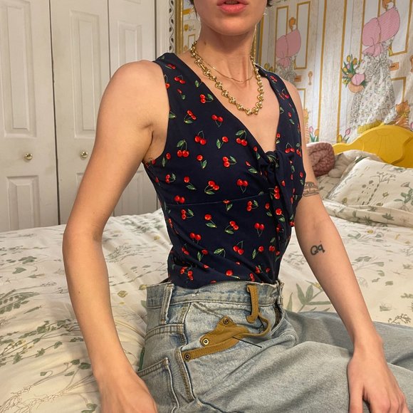 Cherry Print Sleeveless Top - Picture 2 of 11